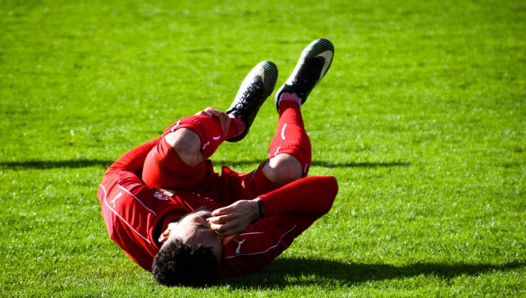 adult-athlete-cramps-460550