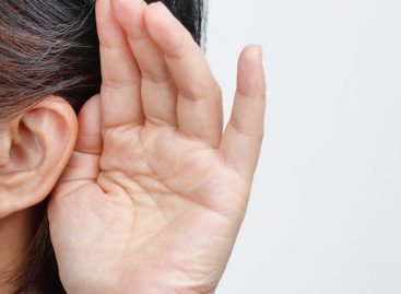 Signs You May be Dealing with Hearing Loss